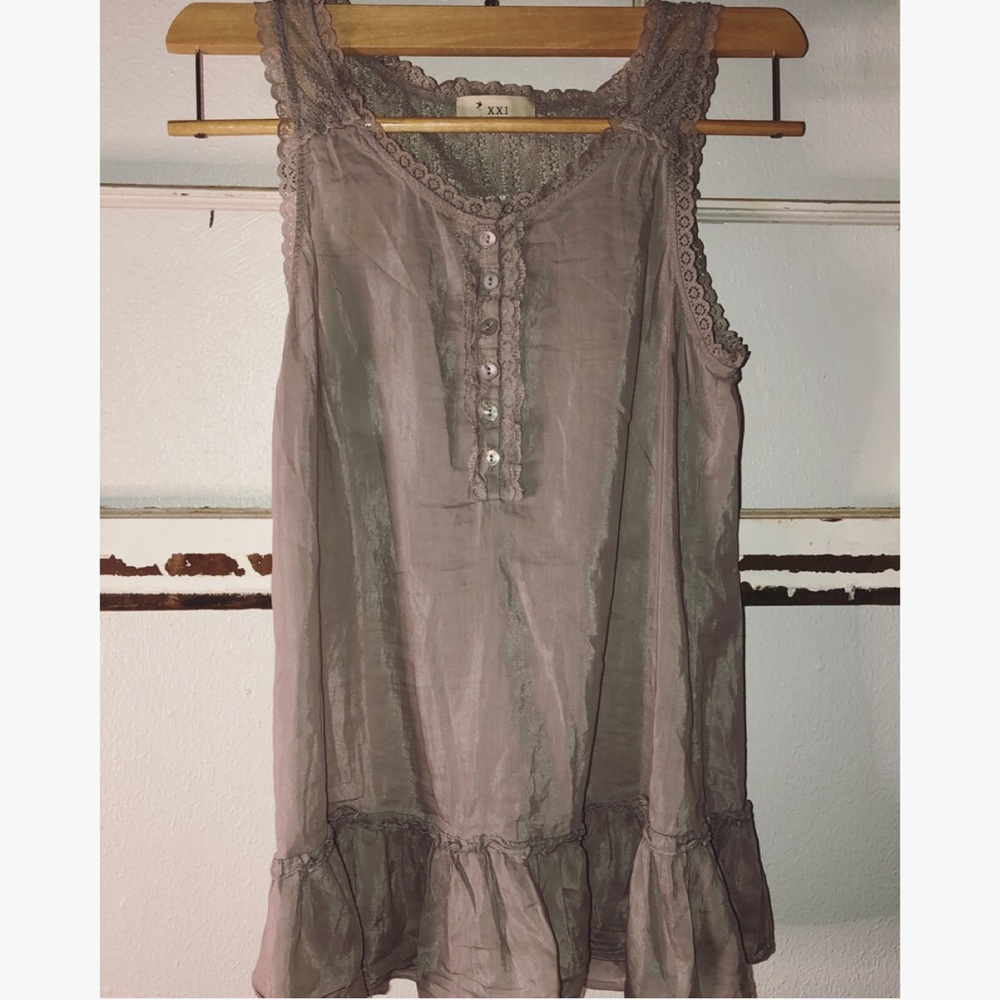 🌼XXI Gray Ruffled Boutique Blouse